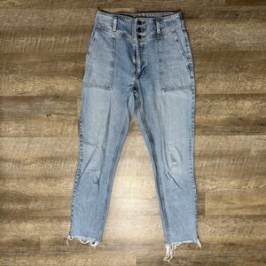 Abercrombie Fitch A&F Mom Jeans High Rise Light Wash Button Fly Women 2R (26)
